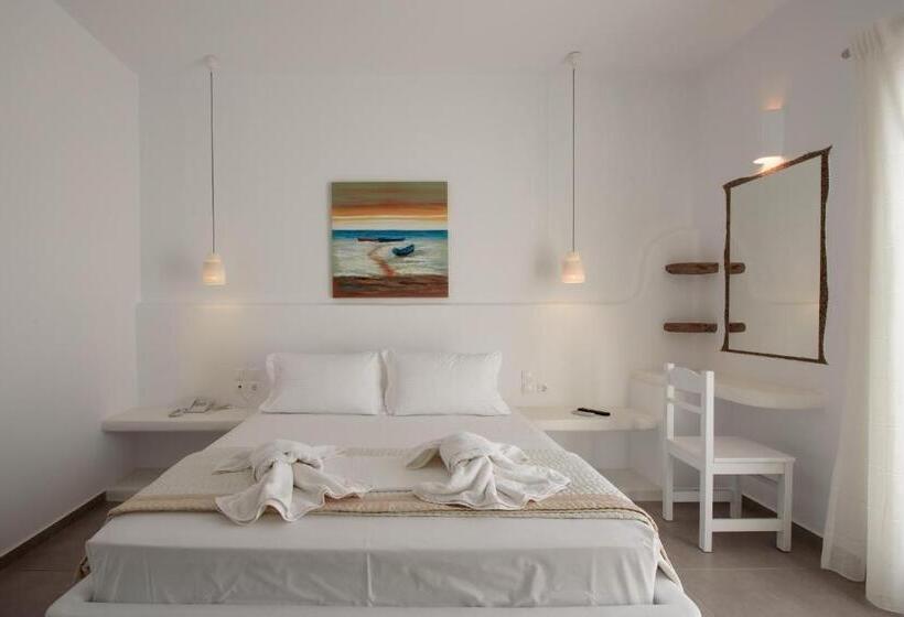 Номер Стандарт Вид на Море, Tania Milos