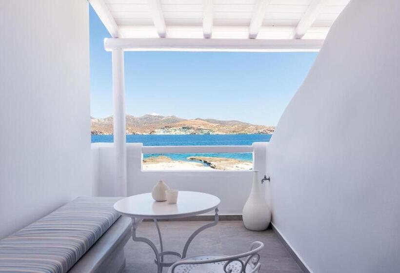 Номер Deluxe, Tania Milos