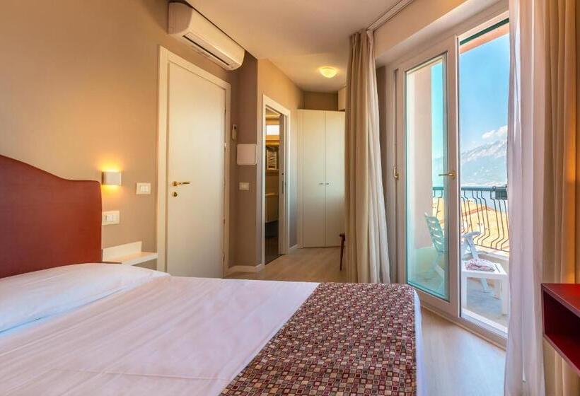 Comfort room with lake view, Villa Europa