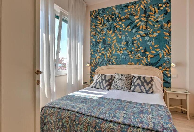 Suite with lake view, Villa Europa