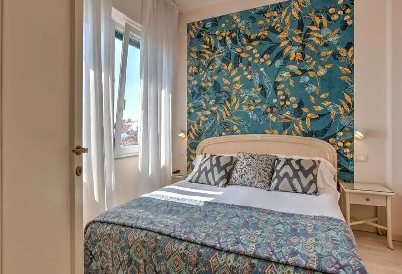 Suite with lake view, Villa Europa