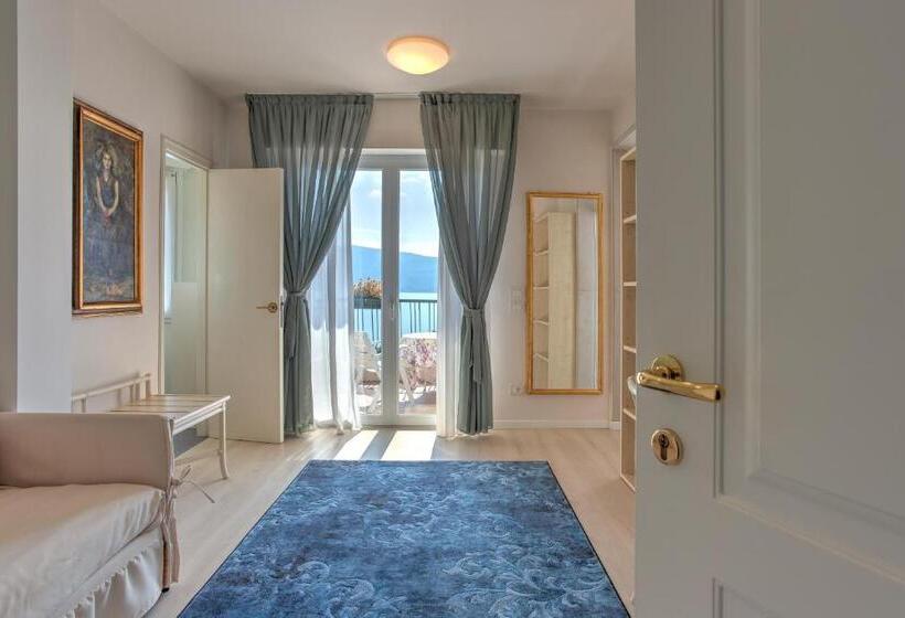 Suite with lake view, Villa Europa