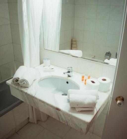 سوییت جونیور با چشم‌انداز استخر, Villa Olympia