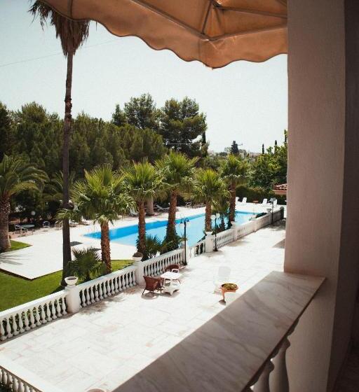 سوییت با چشم‌انداز استخر, Villa Olympia