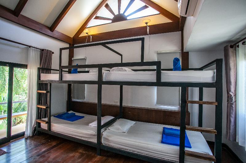 스탠다드 4인룸 2층침대 구비, Phitharom Pp Resort