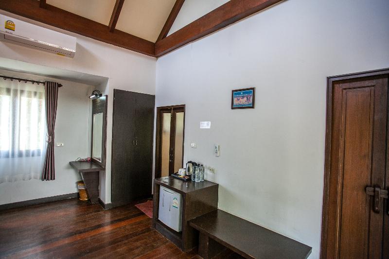 스탠다드 4인룸 2층침대 구비, Phitharom Pp Resort