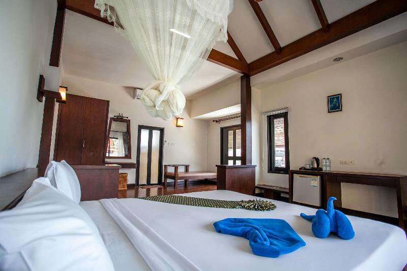 디럭스 룸, Phitharom Pp Resort