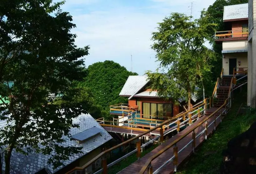 Perhehuone, Phitharom Pp Resort