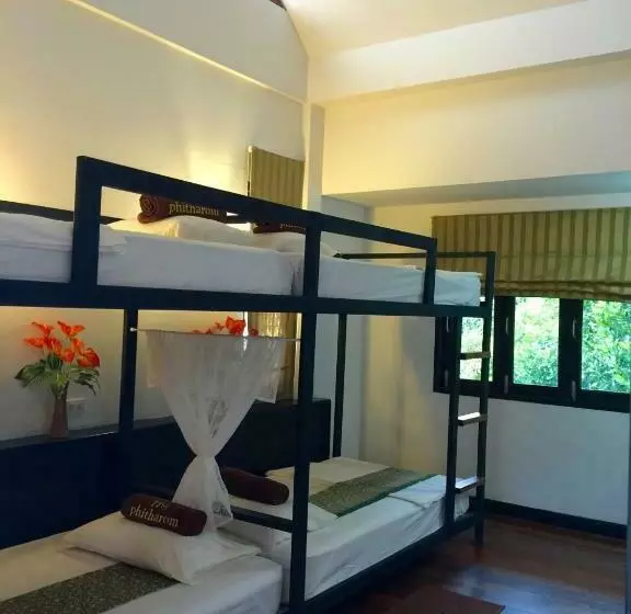 Standard Quadruple Room with Bunk Beds, Phitharom Pp Resort