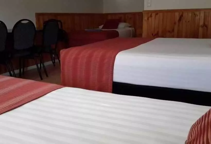 Perhehuone, Twin Towns Motel