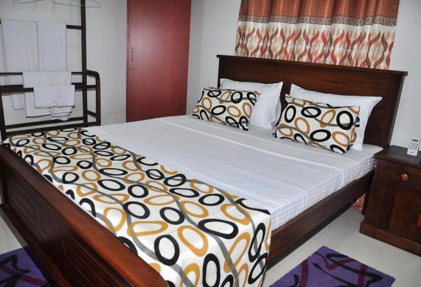 חדר משפחתי, Induruwa Beach Villa