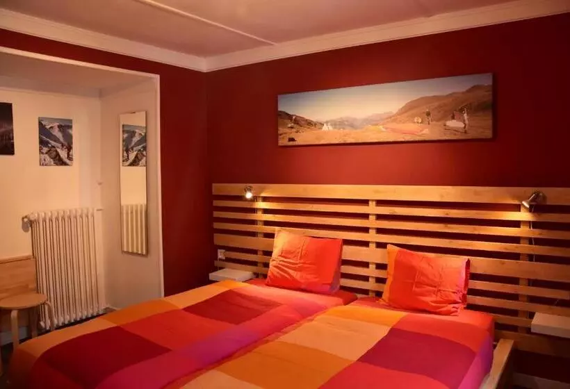 Habitació Estàndard Bany Compartit, Adventure Hostel