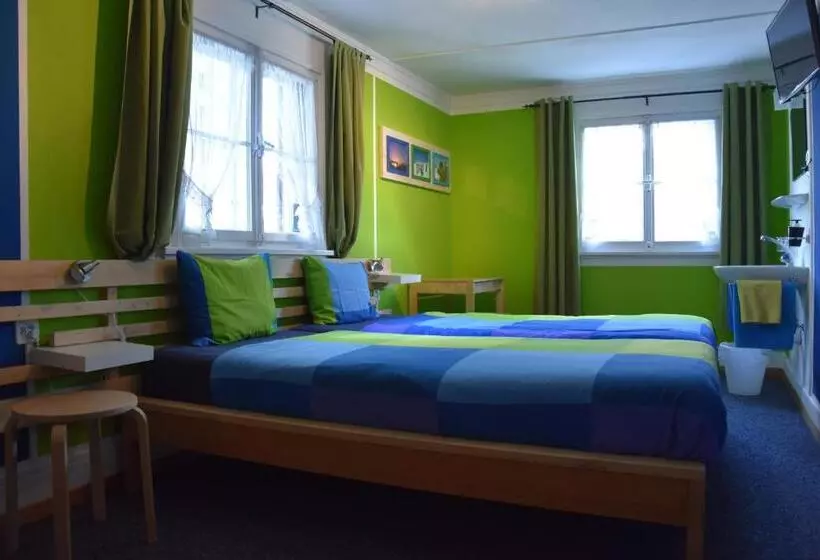 Habitació Estàndard Bany Compartit, Adventure Hostel