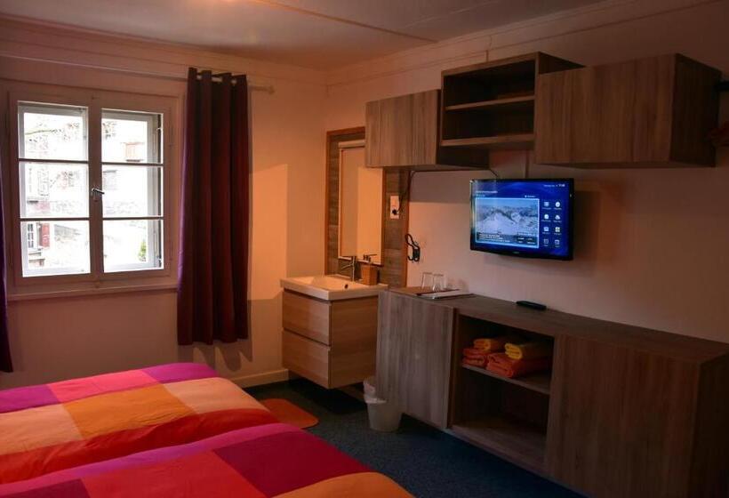 Ortak Banyolu Standart Oda, Adventure Hostel