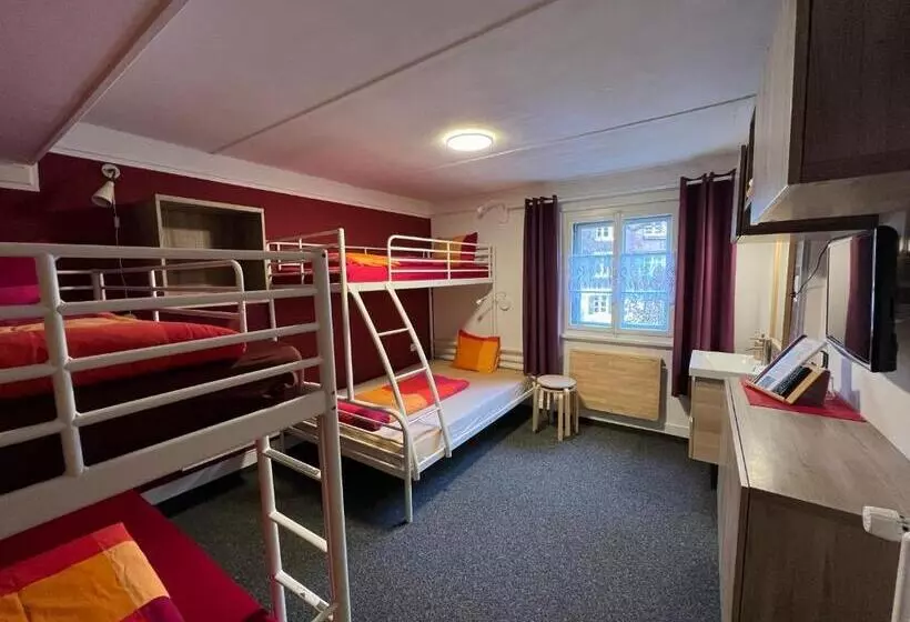 Habitació Familiar Bany Compartit, Adventure Hostel