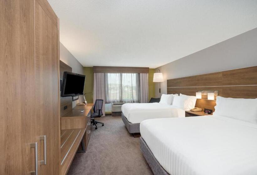 Номер Стандарт Адаптированный для Инвалидов, Holiday Inn Express Hotel & Suites Frankfort, An Ihg