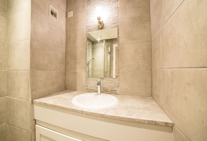 اتاق استاندارد یک نفره, Churchill S