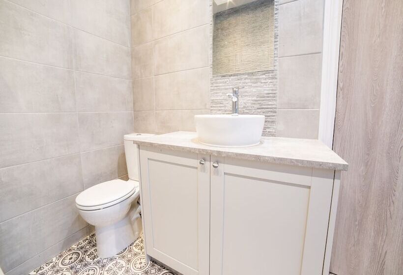 اتاق سوپریور چهار تخته, Churchill S