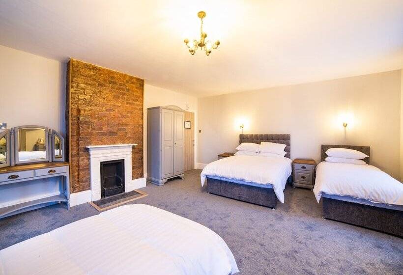 اتاق سوپریور چهار تخته, Churchill S