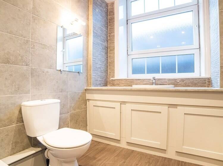 اتاق لوکس, Churchill S