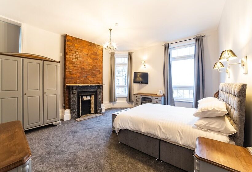 اتاق لوکس, Churchill S