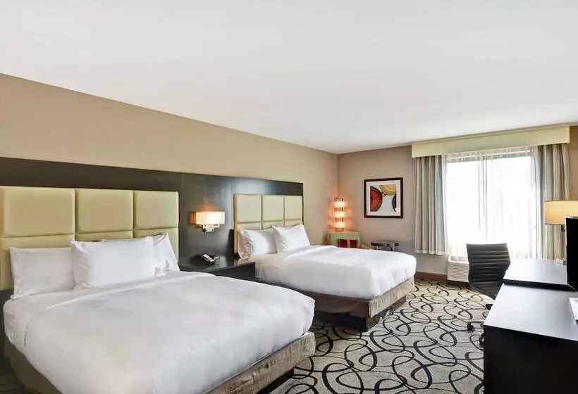２ダブルベッドのスタンダードルーム, Doubletree By Hilton Hattiesburg, Ms