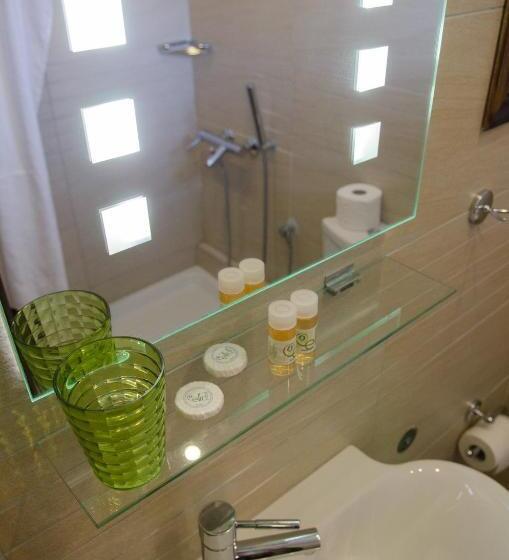 اتاق خانوادگی, Elli