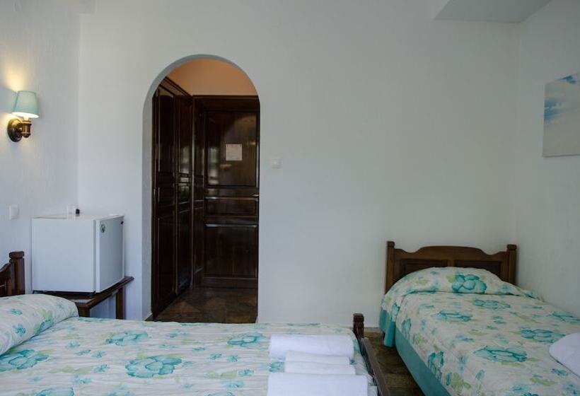 اتاق استاندارد سه نفره, Elli