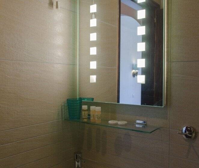 اتاق خانوادگی, Elli