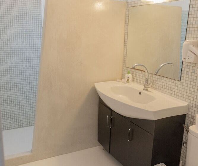 패밀리 룸 측면 바다 전망, Fragoulis Village