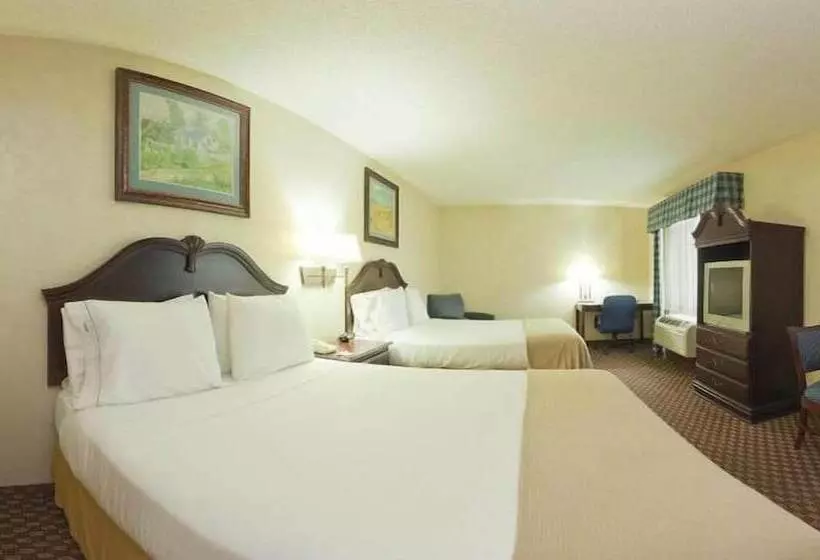 2ダブルベッドのスタンダードルーム, Holiday Inn Express Hotel & Suites Frankfort, An Ihg