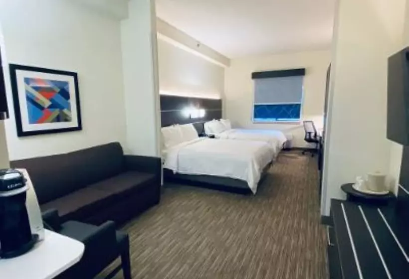 سوییت, Holiday Inn Express Hotel & Suites  Gadsden, An Ihg