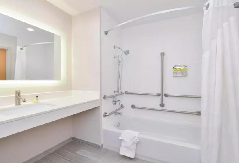 身障者適用スイートルーム, Holiday Inn Express Hotel & Suites La Place, An Ihg