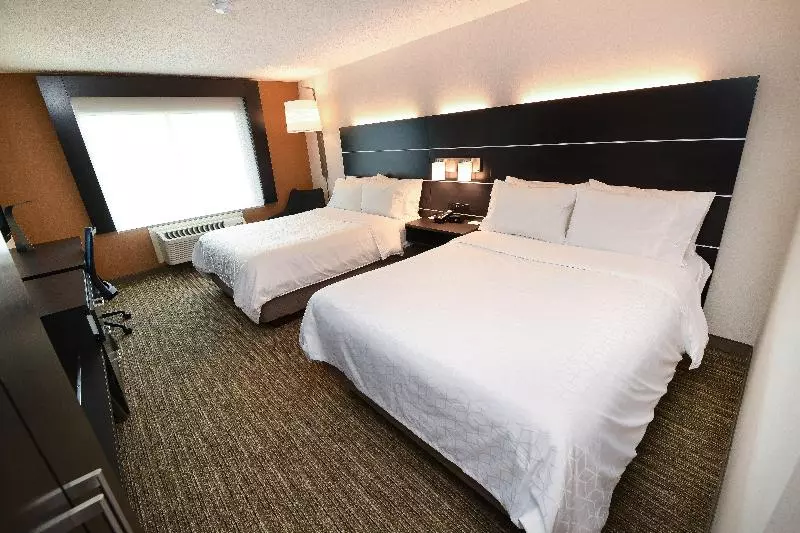 スイート, Holiday Inn Express & Suites Pembroke Pines Sheridan St, An Ihg