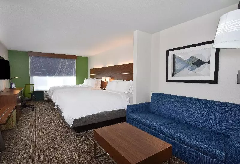 スイート, Holiday Inn Express Hotel & Suites Selma, An Ihg