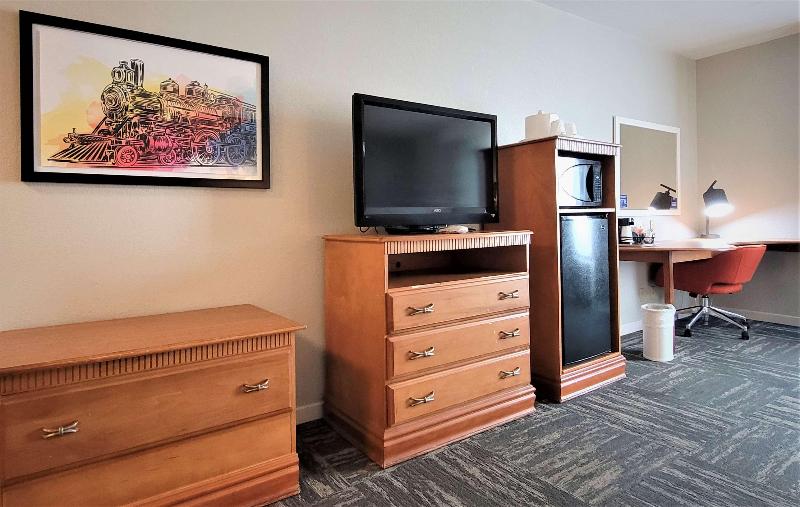 带大床的标准间, Holiday Inn Express Birch Run Frankenmuth Area, An Ihg