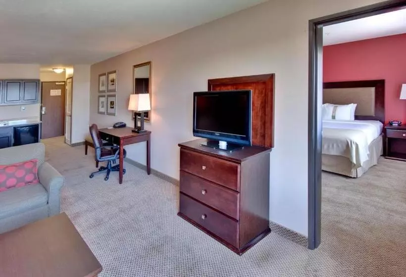 キングサイズベッドのスイートルーム, Holiday Inn & Suites Bakersfield, An Ihg