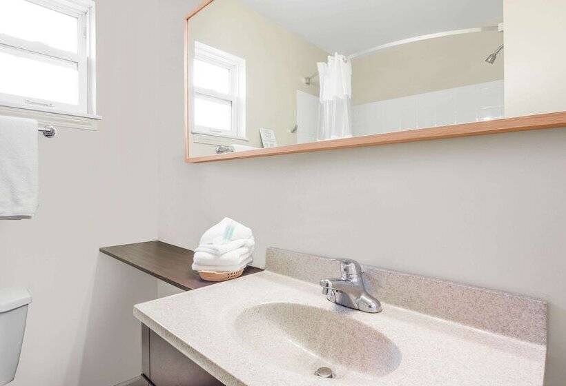 标准间带双人床, Knights Inn Merritt