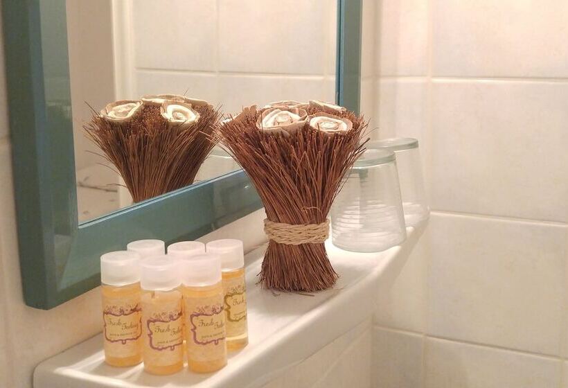 Номер Стандарт Трехместный, Matina