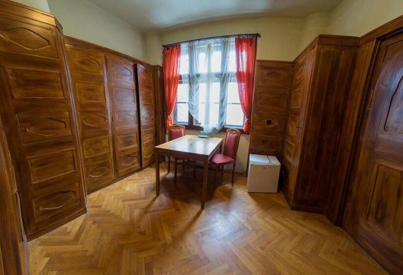 اتاق راحتی سه تخته, Penzion Pivovar Volt