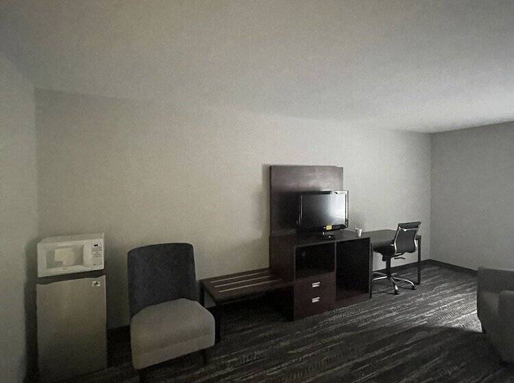 סוויטה, Clarion Pointe Dillard Near Blue Ridge Mountains