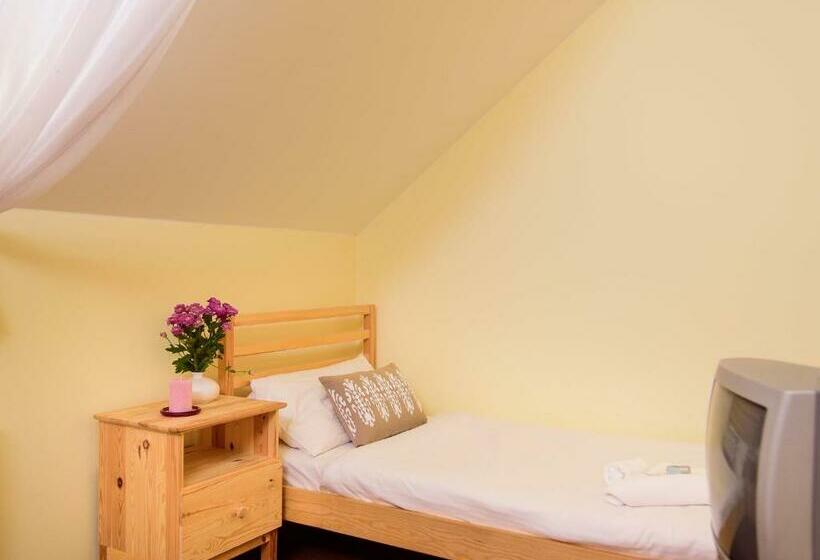 اتاق استاندارد یک نفره, Stary Pivovar