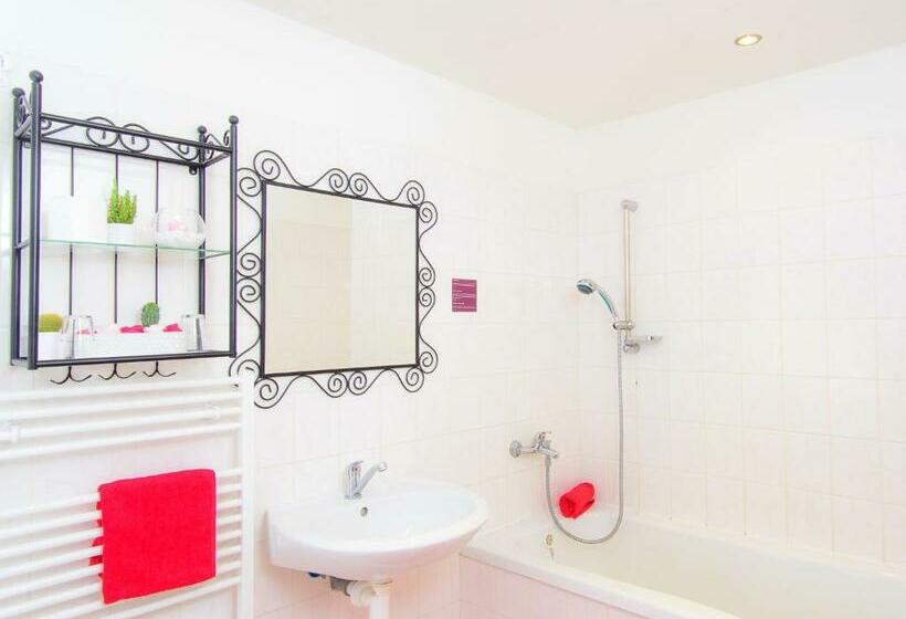 اتاق استاندارد یک نفره, Stary Pivovar