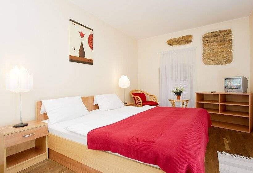 اتاق استاندارد چهار تخته, Stary Pivovar