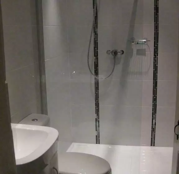 اتاق استاندارد یک تخته با سرویس بهداشتی مشترک, Kilkerran Guest House