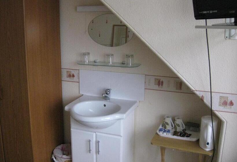 חדר משפחתי חדר אמבטיה משותף, Kilkerran Guest House