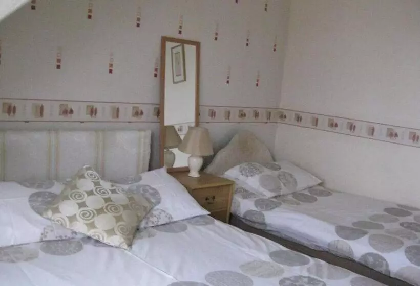 اتاق خانوادگی با سرویس بهداشتی مشترک, Kilkerran Guest House