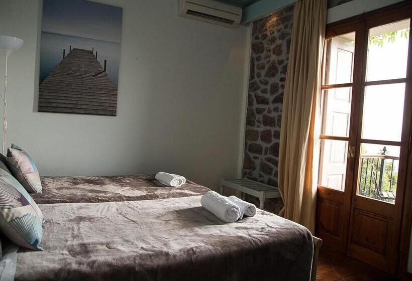 غرفة قياسية مطلّة علي البحر مزوَّدة بشُرفة, Olive Press Hotel & Apartments