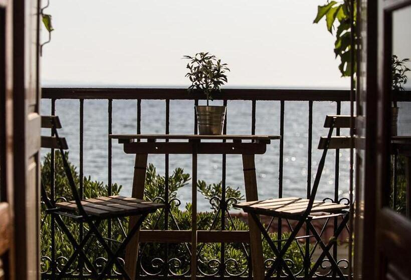 غرفة قياسية مطلّة علي البحر مزوَّدة بشُرفة, Olive Press Hotel & Apartments