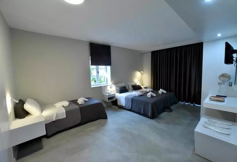 استودیوی لوکس, Olive Press Hotel & Apartments